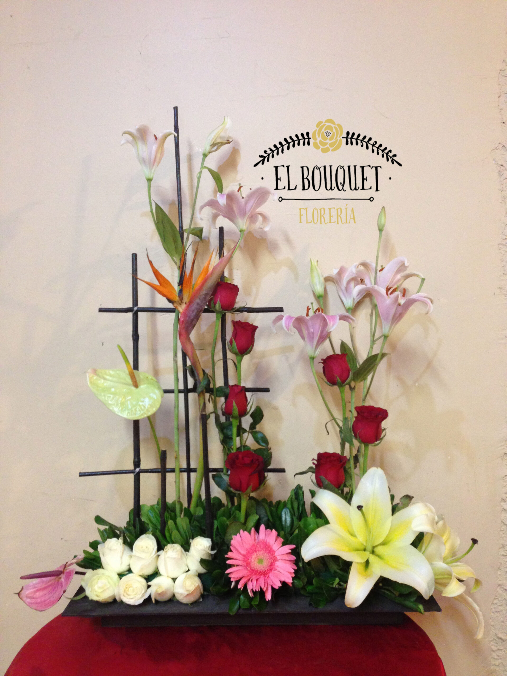 Arreglo floral moderno | Florería de Tijuana, envía flores y regalos a  Tijuana